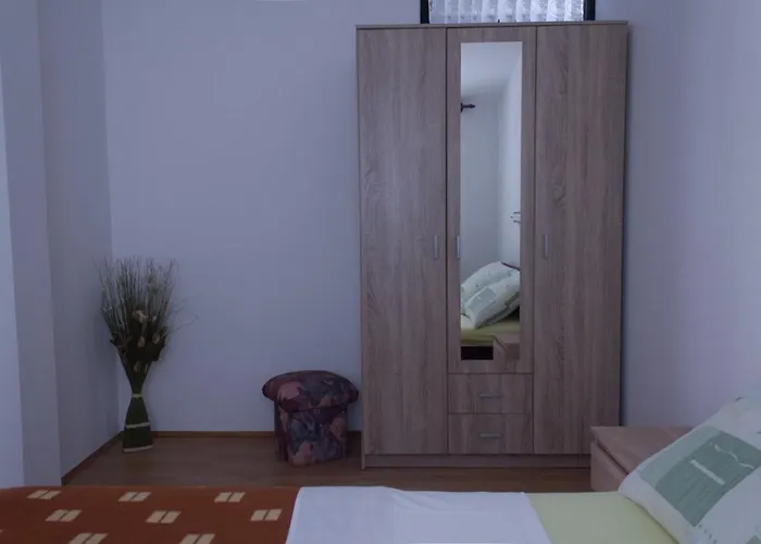 Pucarin Apartman *